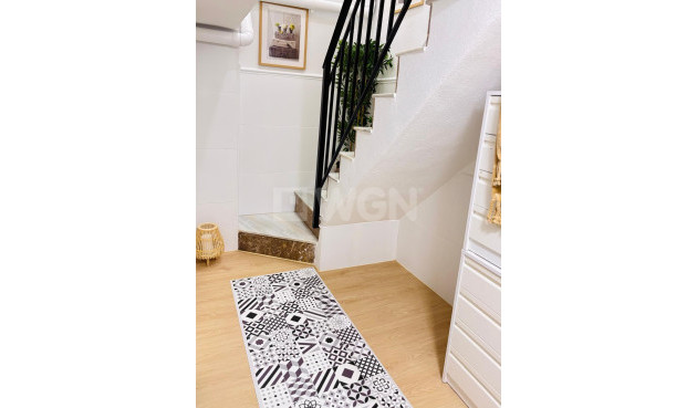 Resale - Apartment / flat - Torrevieja - Playa de los Locos