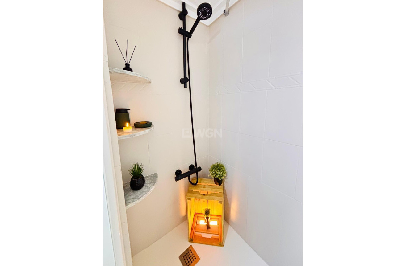 Resale - Apartment / flat - Torrevieja - Playa de los Locos