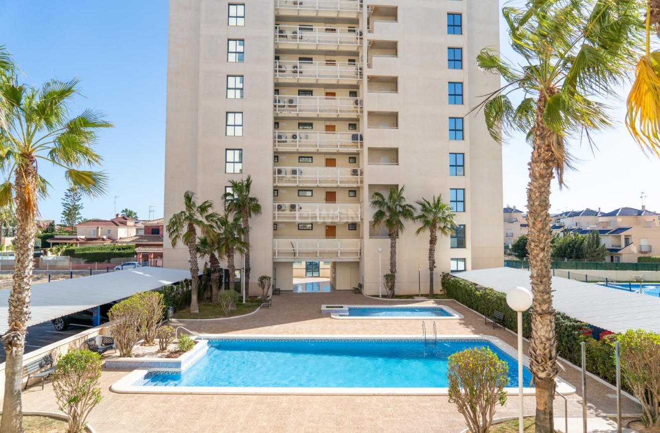 Resale - Apartment / flat - Torrevieja - La Veleta