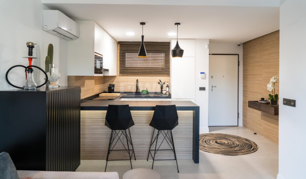 Resale - Apartment / flat - Torrevieja - La Veleta