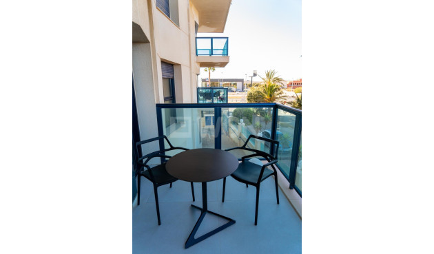 Resale - Apartment / flat - Torrevieja - La Veleta