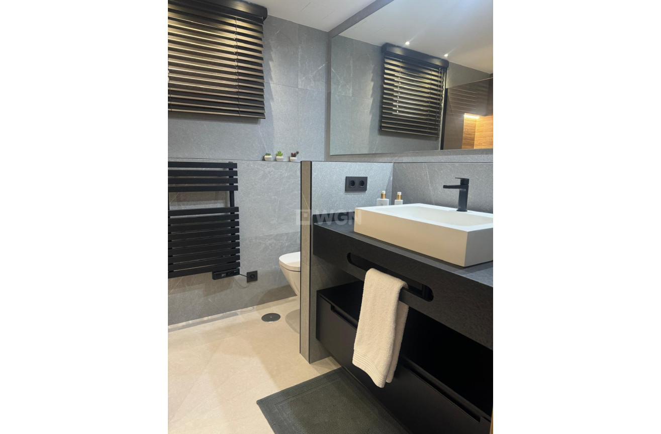 Resale - Apartment / flat - Torrevieja - La Veleta