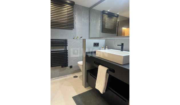 Resale - Apartment / flat - Torrevieja - La Veleta