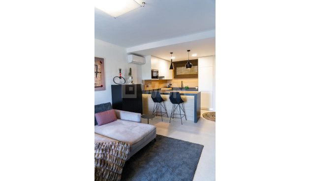 Resale - Apartment / flat - Torrevieja - La Veleta