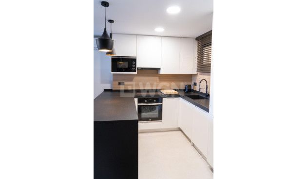 Resale - Apartment / flat - Torrevieja - La Veleta