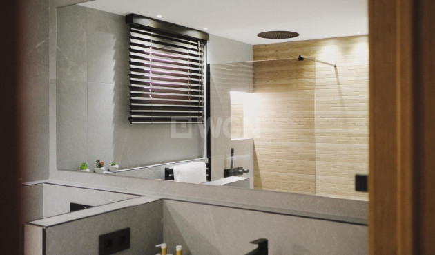 Resale - Apartment / flat - Torrevieja - La Veleta