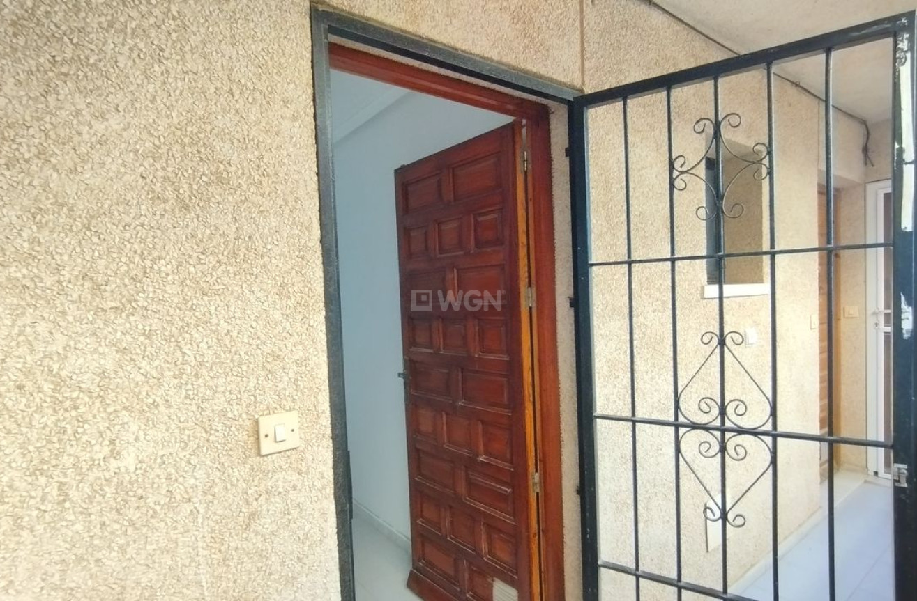 Resale - Apartment / flat - Torrevieja - Costa Blanca