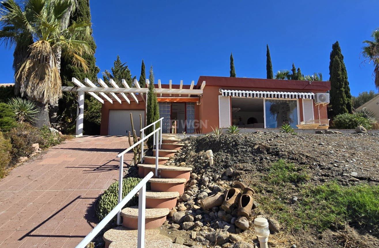 Odsprzedaż - Villa - Alcaucín - Inland