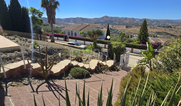 Odsprzedaż - Villa - Alcaucín - Inland