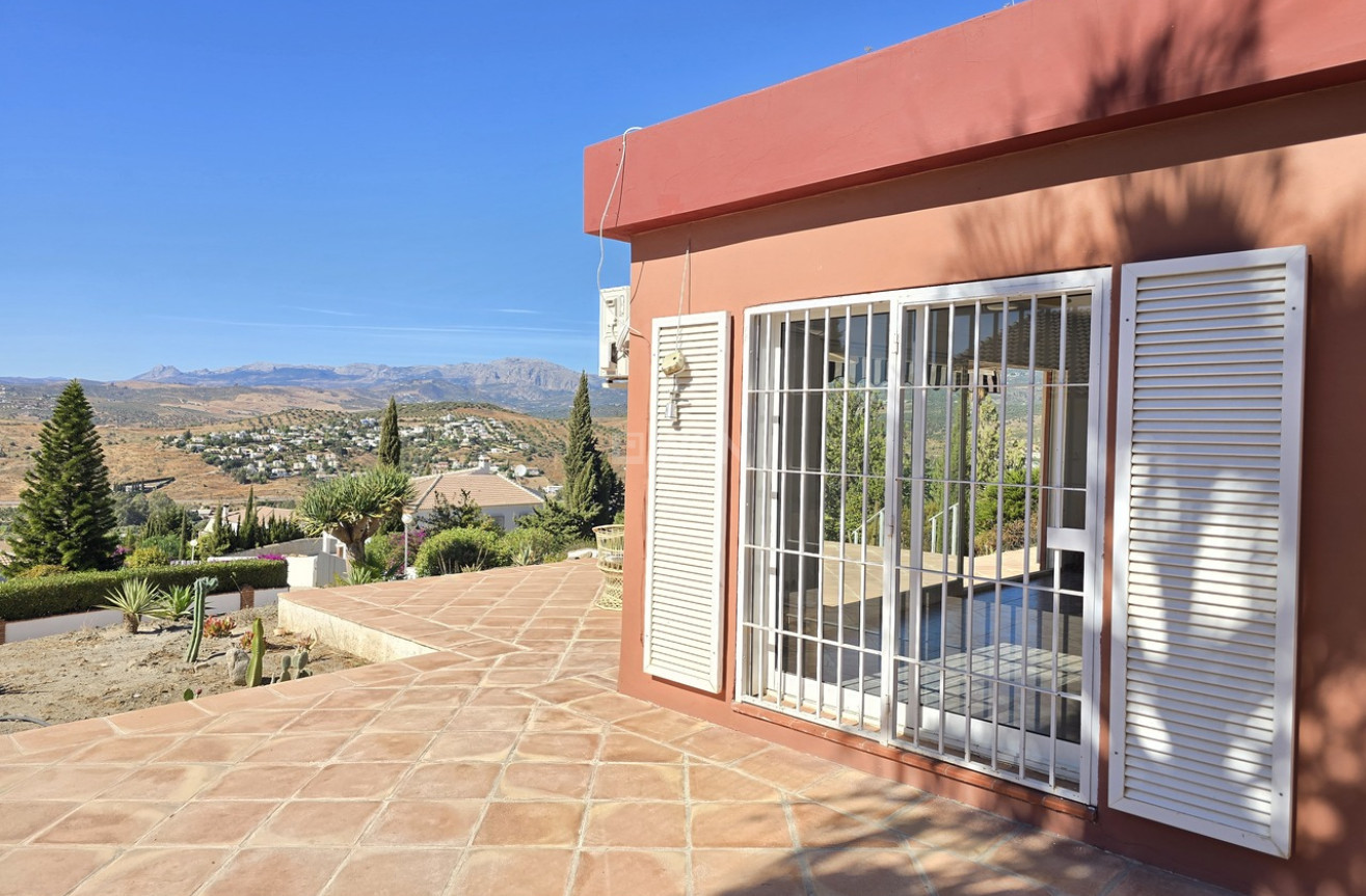 Odsprzedaż - Villa - Alcaucín - Inland