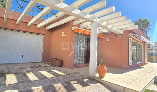 Odsprzedaż - Villa - Alcaucín - Inland