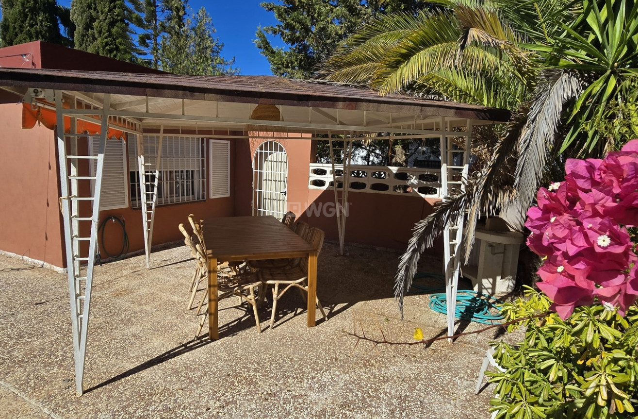 Odsprzedaż - Villa - Alcaucín - Inland