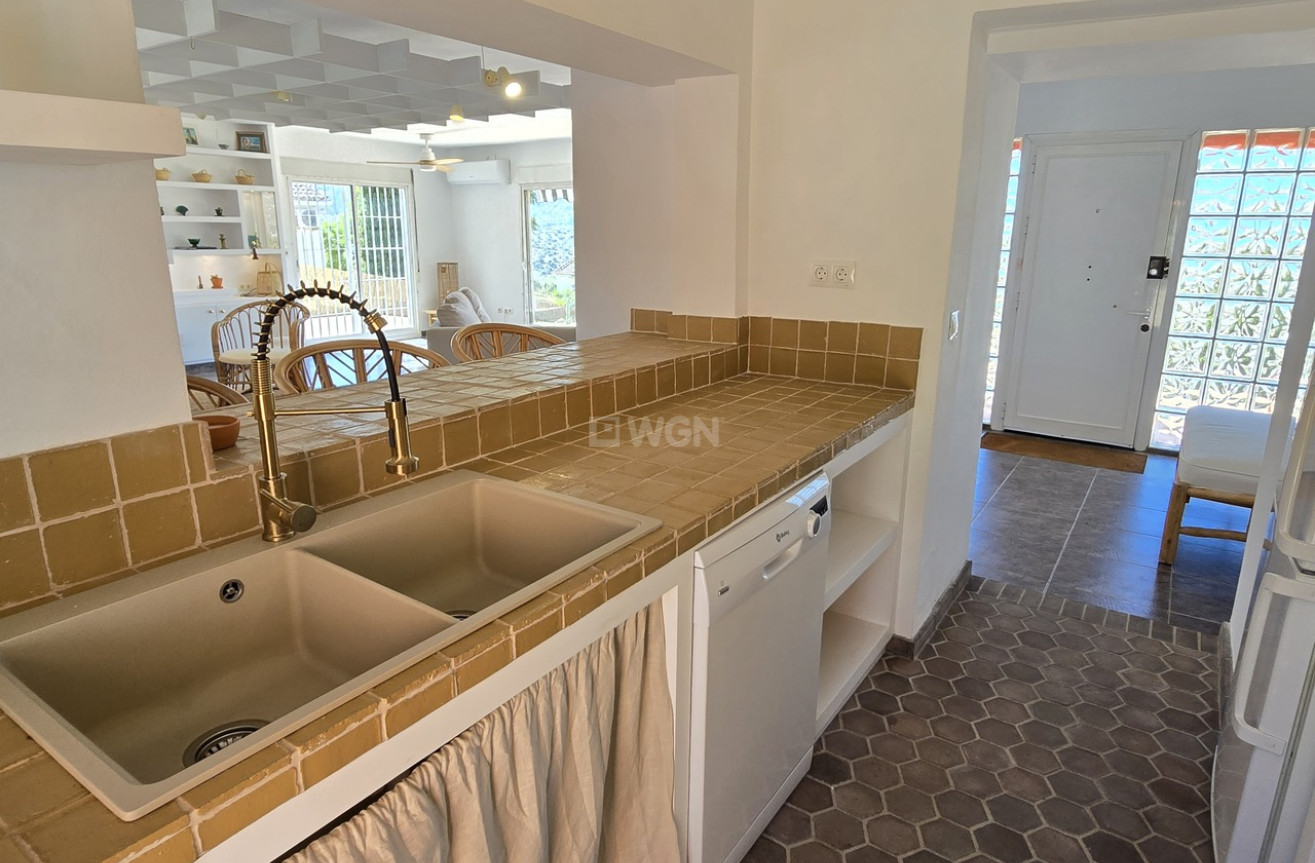 Odsprzedaż - Villa - Alcaucín - Inland