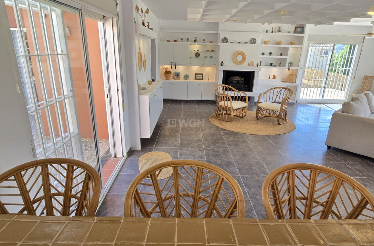 Odsprzedaż - Villa - Alcaucín - Inland