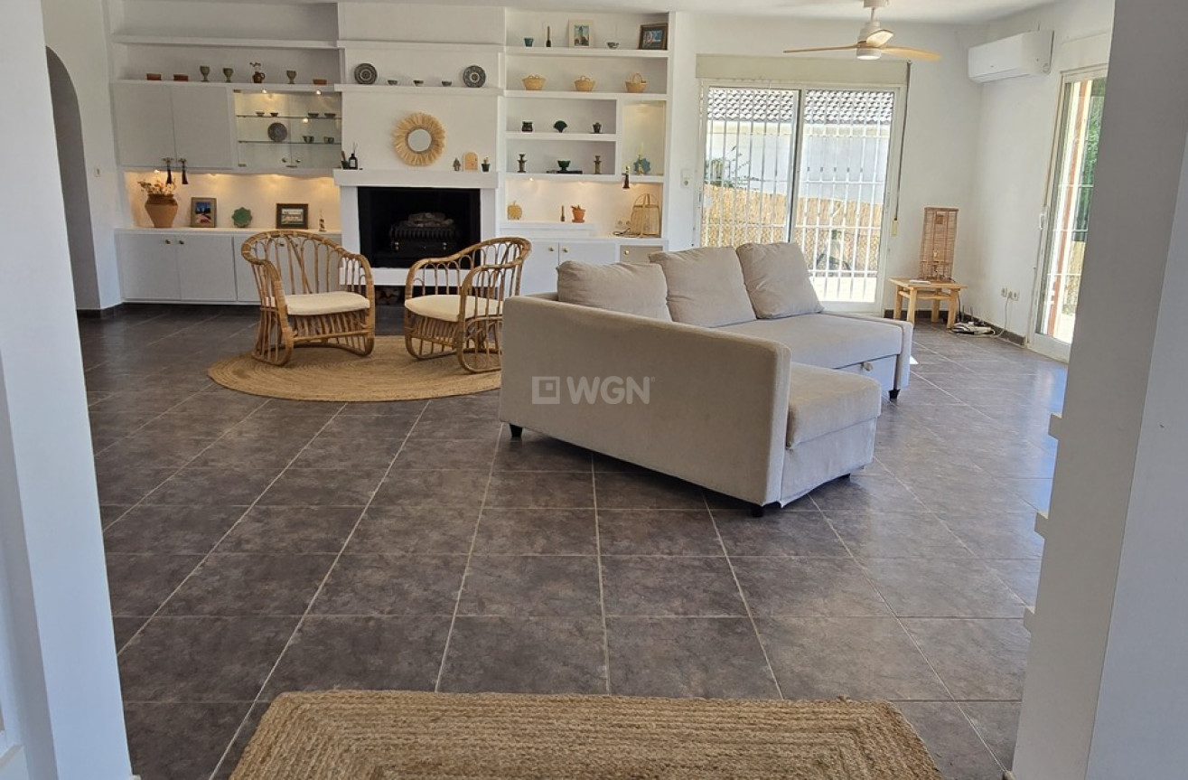 Odsprzedaż - Villa - Alcaucín - Inland