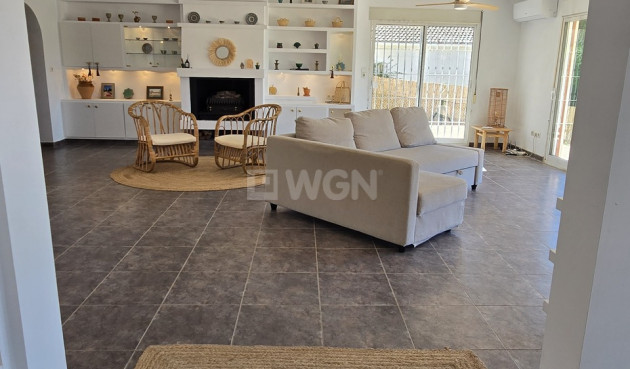 Odsprzedaż - Villa - Alcaucín - Inland