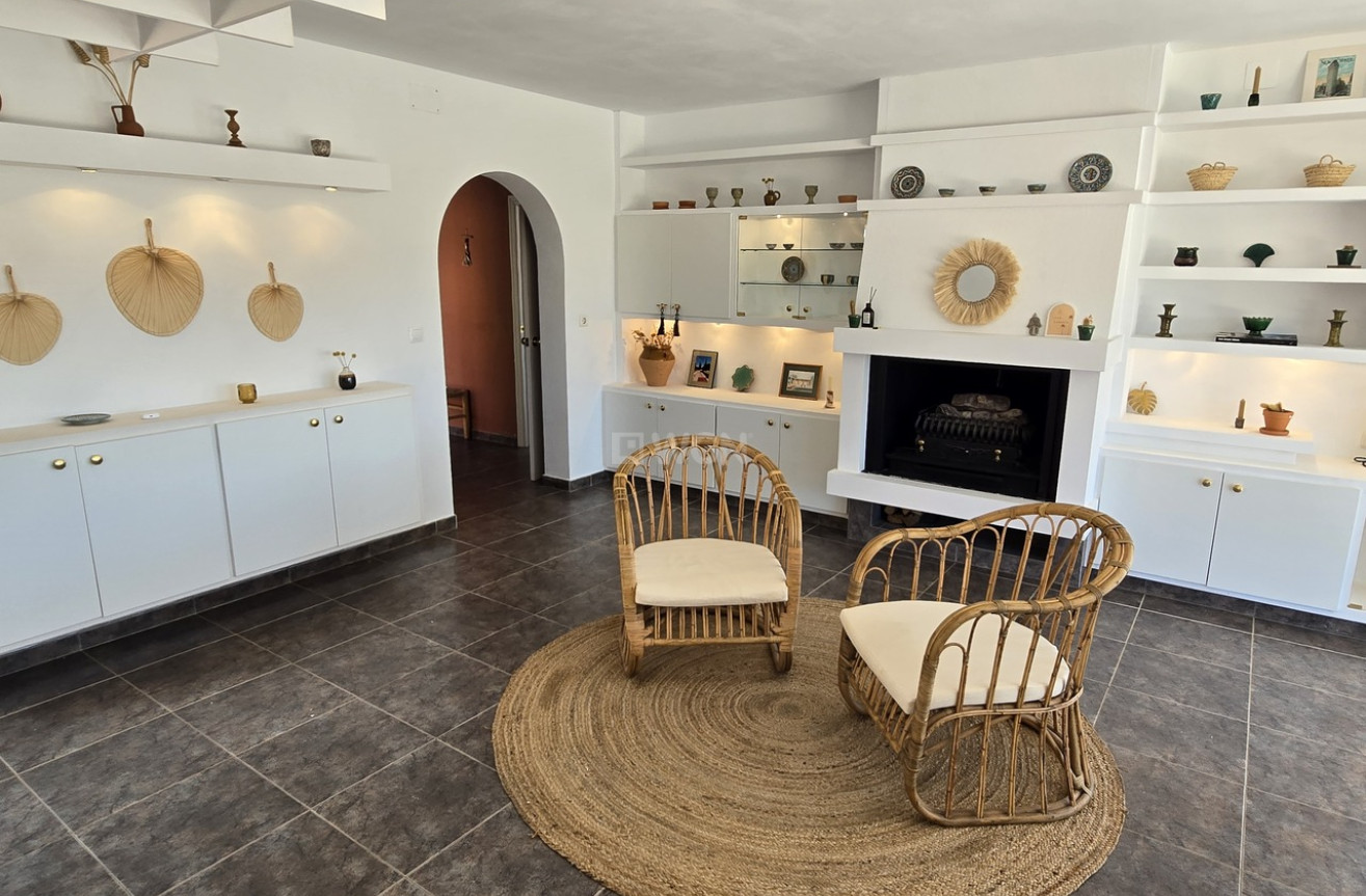 Odsprzedaż - Villa - Alcaucín - Inland