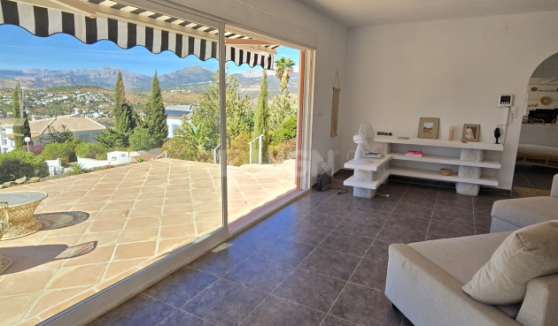 Odsprzedaż - Villa - Alcaucín - Inland