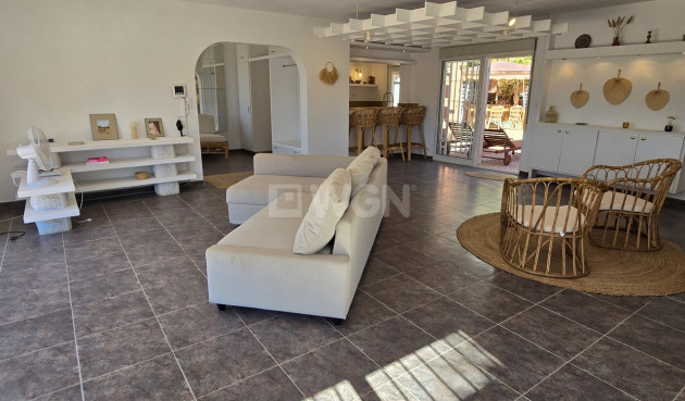 Odsprzedaż - Villa - Alcaucín - Inland