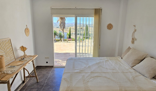 Odsprzedaż - Villa - Alcaucín - Inland