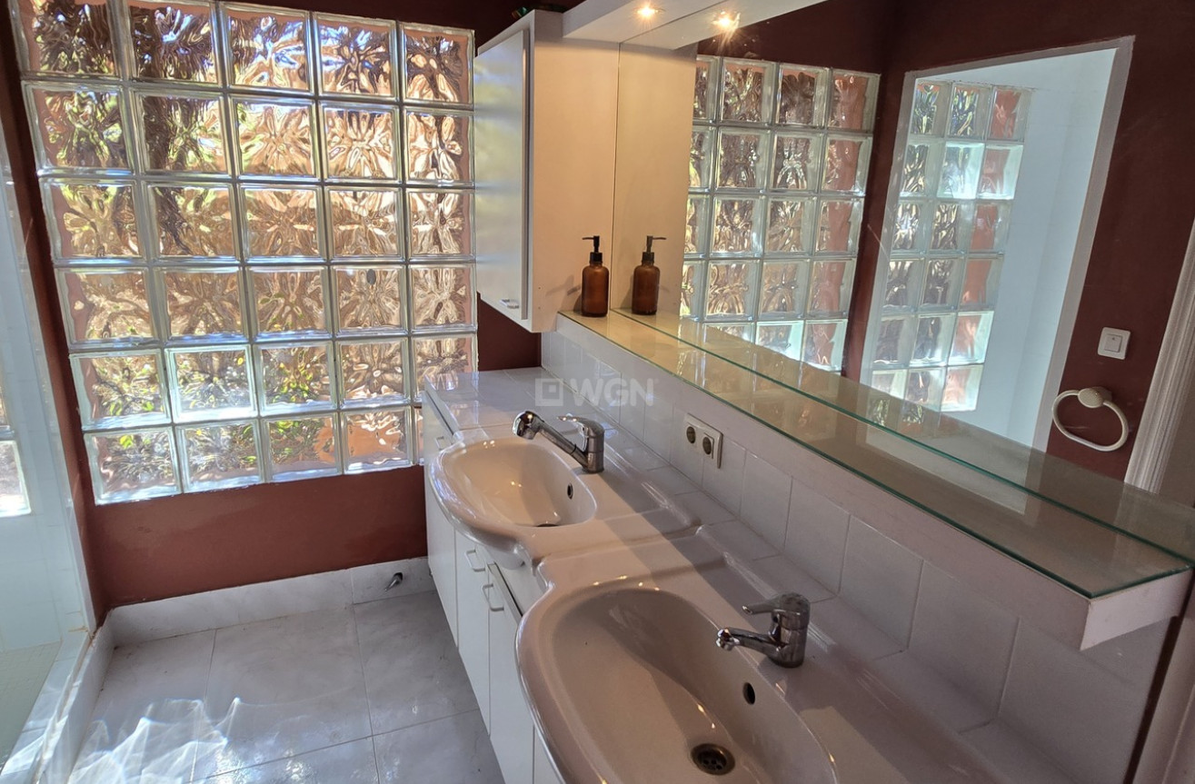 Odsprzedaż - Villa - Alcaucín - Inland