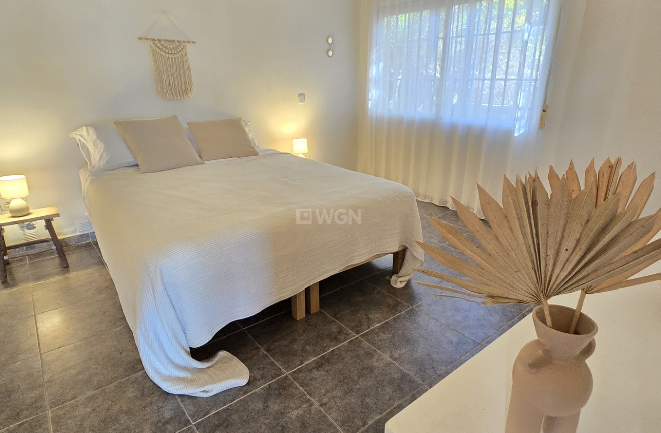 Odsprzedaż - Villa - Alcaucín - Inland