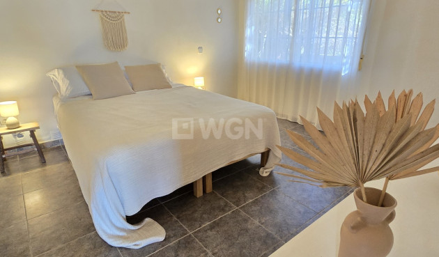 Odsprzedaż - Villa - Alcaucín - Inland