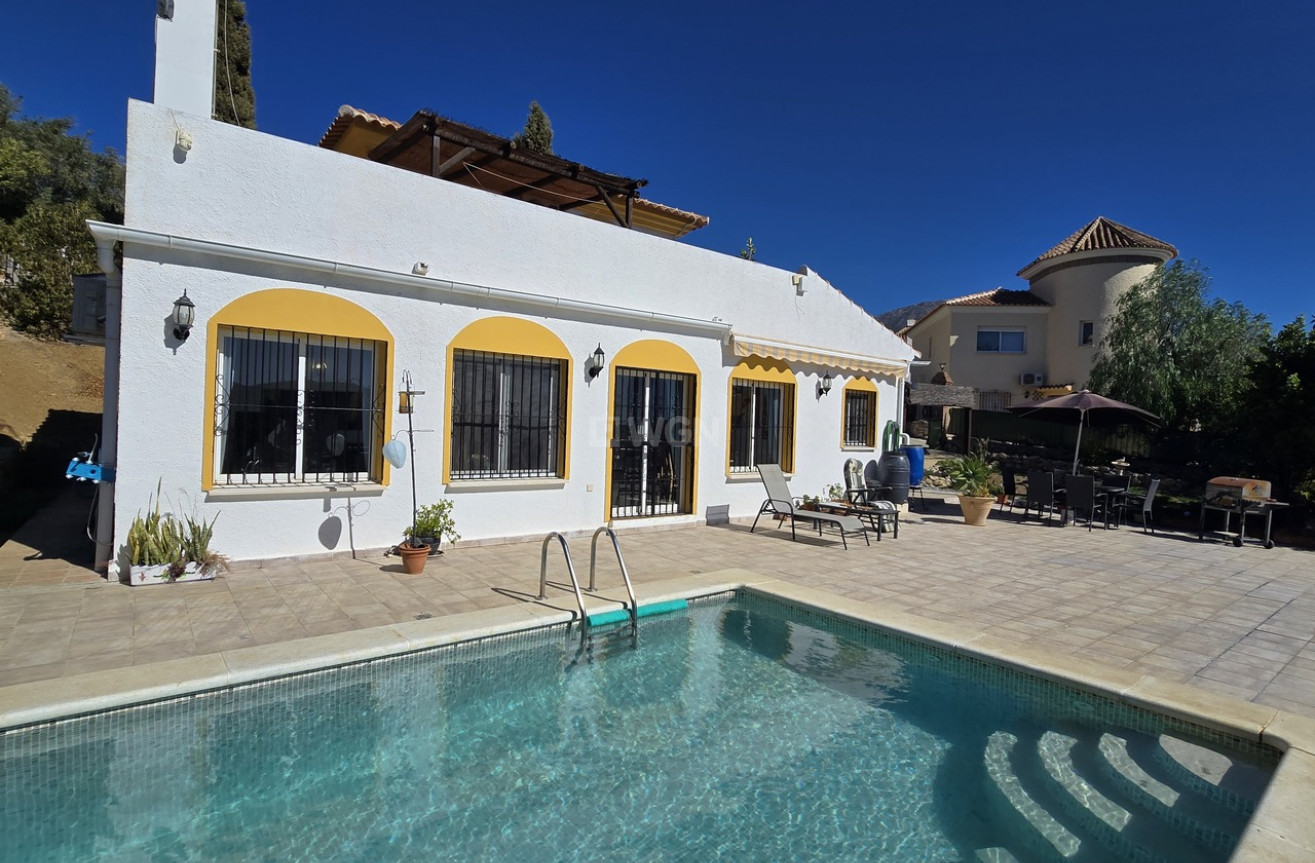 Odsprzedaż - Villa - Vinuela - Inland