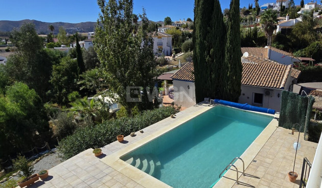 Odsprzedaż - Villa - Vinuela - Inland