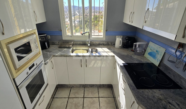 Odsprzedaż - Villa - Vinuela - Inland