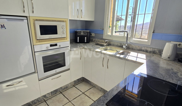 Odsprzedaż - Villa - Vinuela - Inland