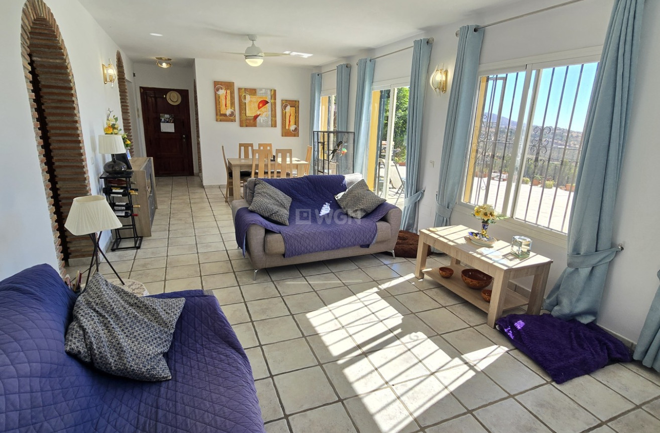 Odsprzedaż - Villa - Vinuela - Inland