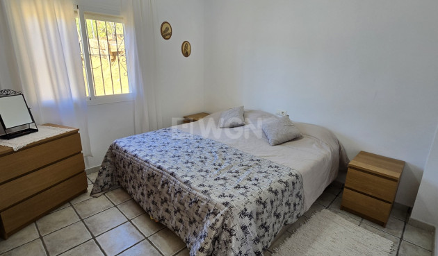 Odsprzedaż - Villa - Vinuela - Inland