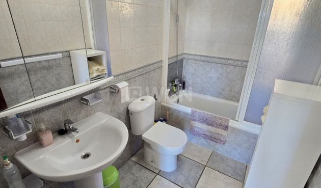 Odsprzedaż - Villa - Vinuela - Inland