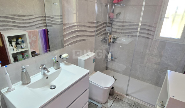 Odsprzedaż - Villa - Vinuela - Inland