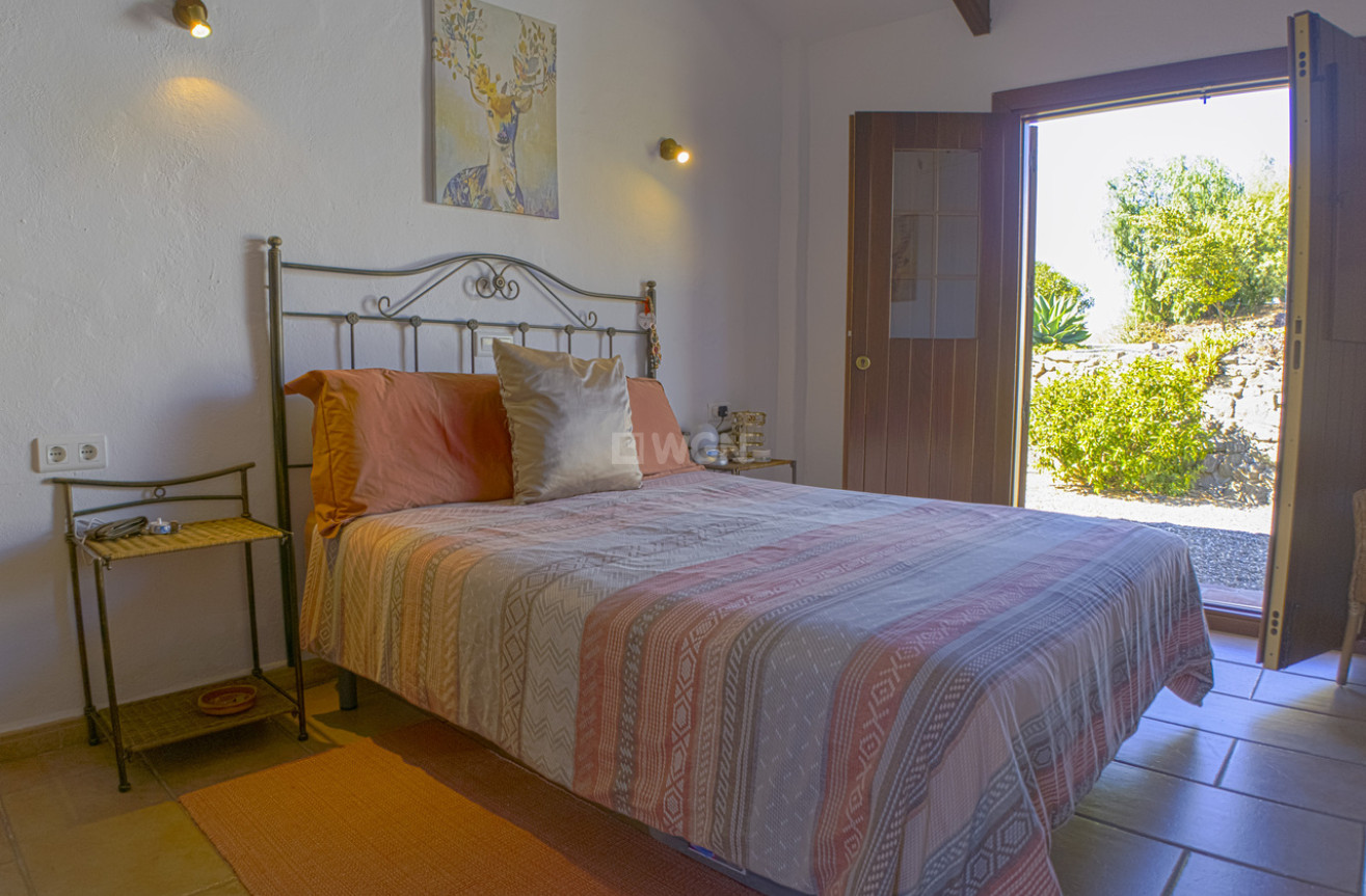 Resale - Villa - Canillas de Aceituno - Inland