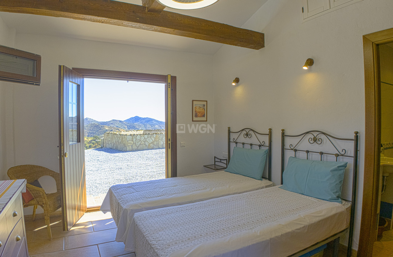 Resale - Villa - Canillas de Aceituno - Inland