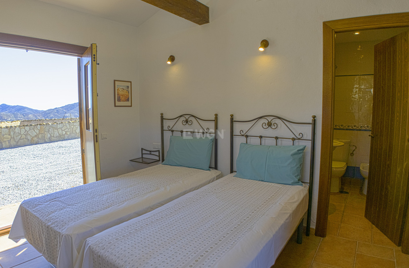 Resale - Villa - Canillas de Aceituno - Inland