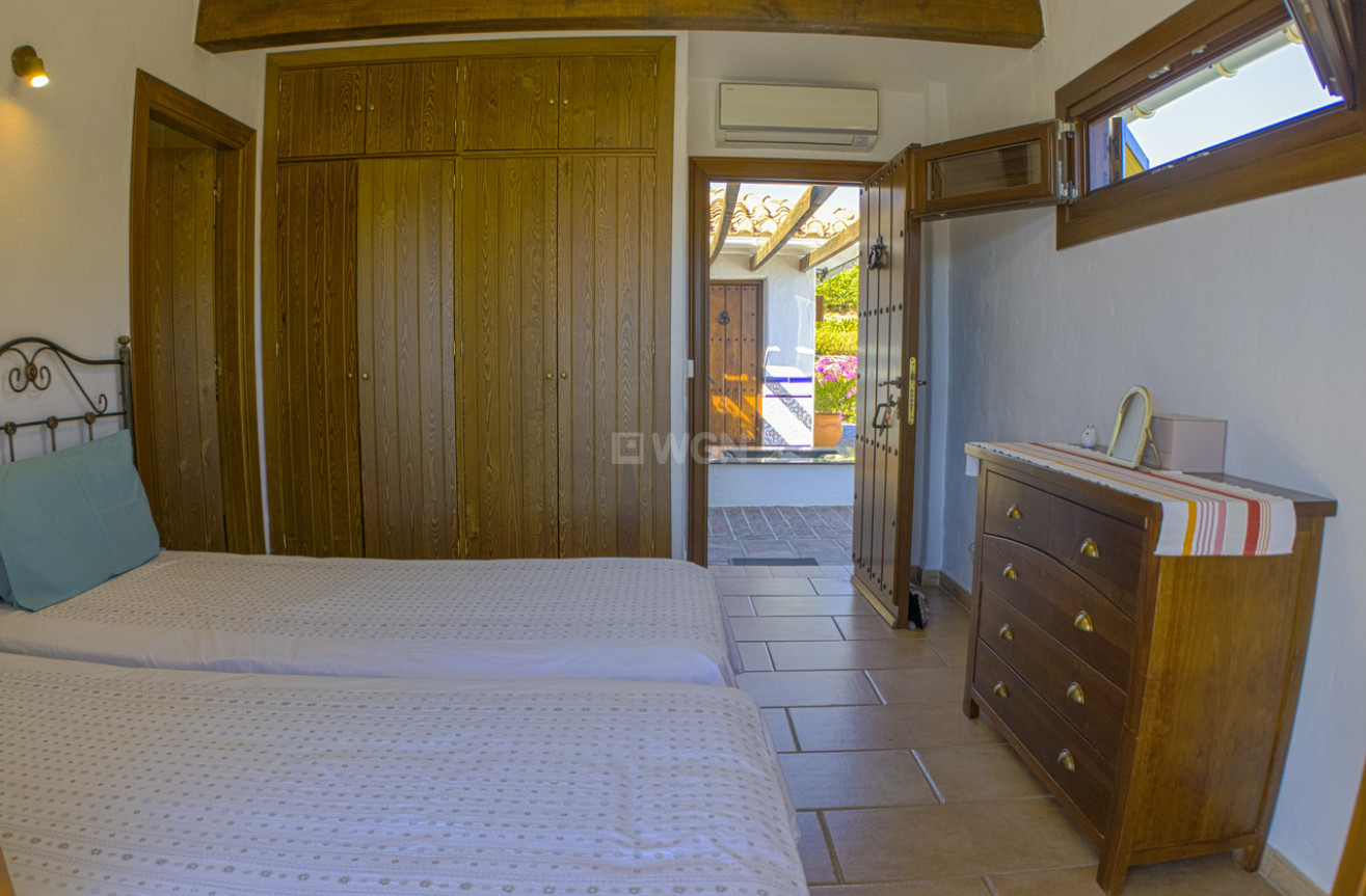 Resale - Villa - Canillas de Aceituno - Inland