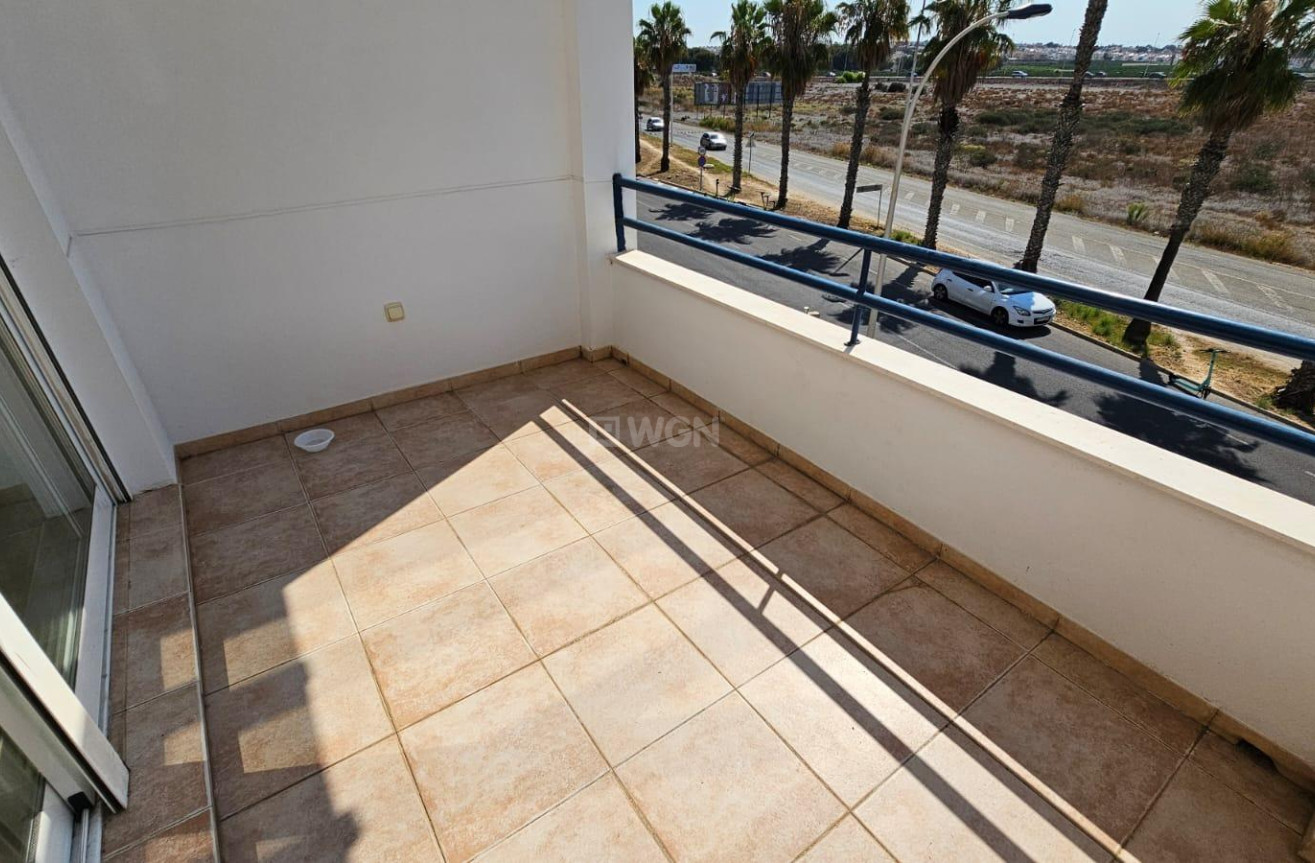 Resale - Apartment / flat - Torrevieja - La Veleta