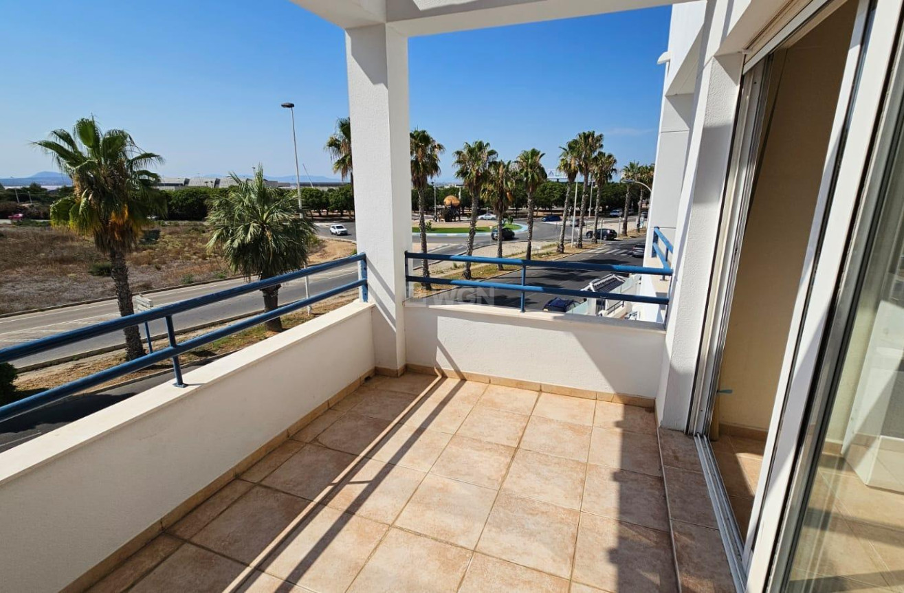 Resale - Apartment / flat - Torrevieja - La Veleta