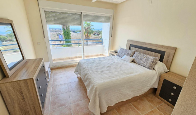Resale - Apartment / flat - Torrevieja - La Veleta