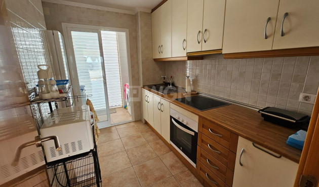 Resale - Apartment / flat - Torrevieja - La Veleta