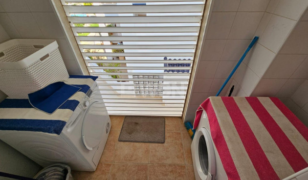 Resale - Apartment / flat - Torrevieja - La Veleta