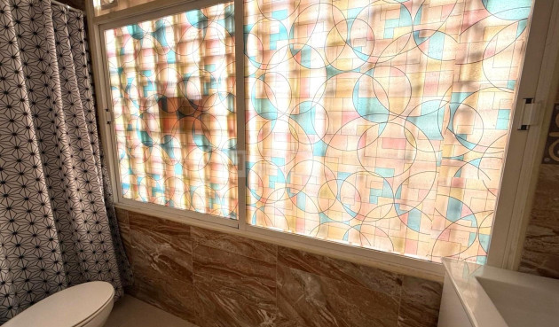 Odsprzedaż - Mieszkanie w bloku - Torrevieja - Playa del Cura