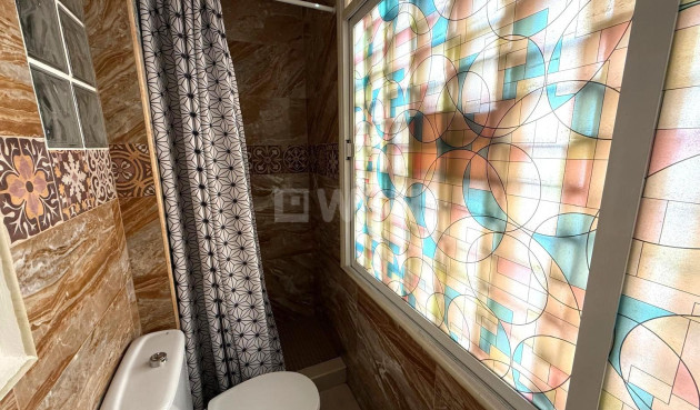 Odsprzedaż - Mieszkanie w bloku - Torrevieja - Playa del Cura