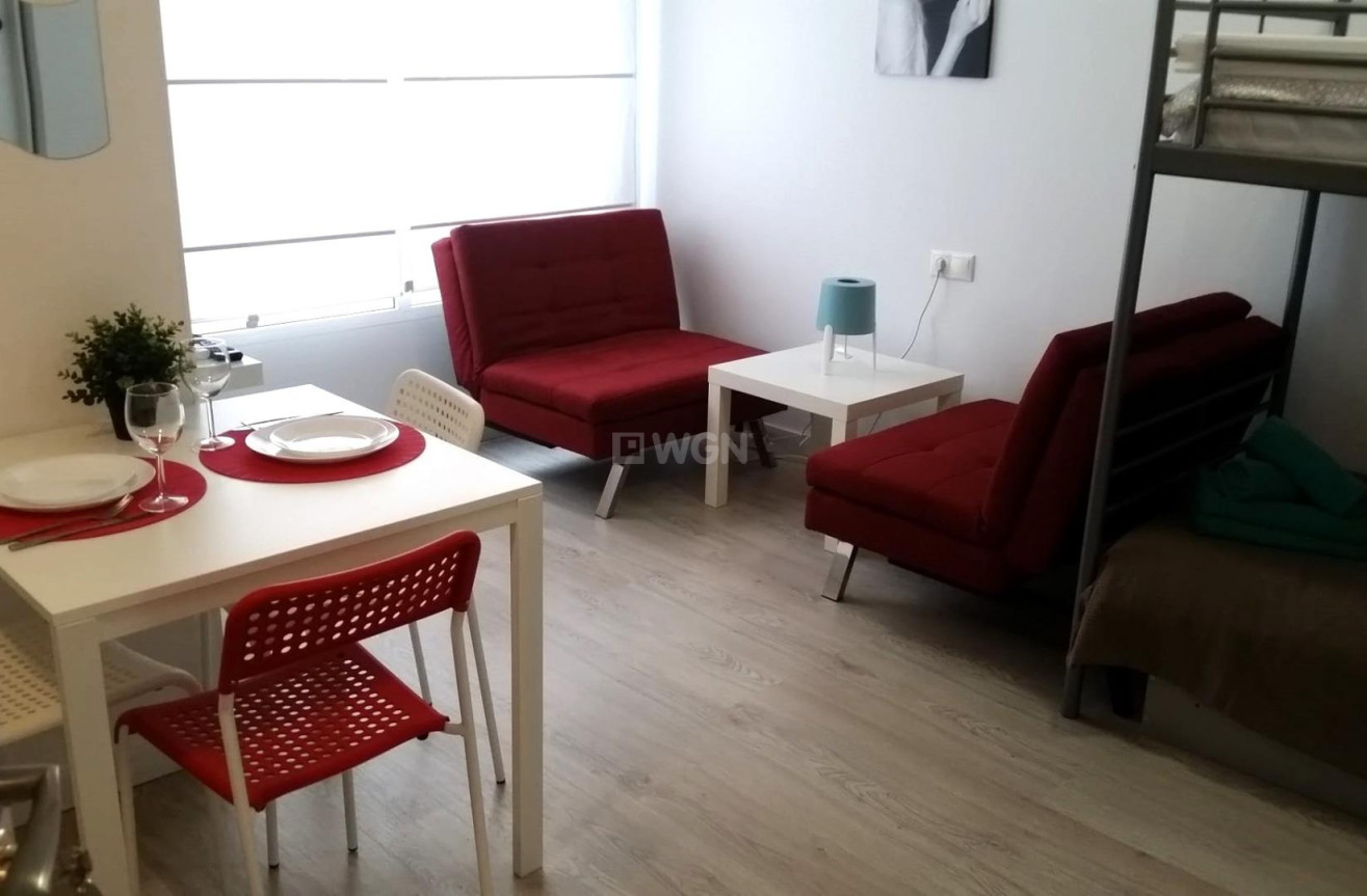 Odsprzedaż - Mieszkanie w bloku - Torrevieja - Playa del Cura