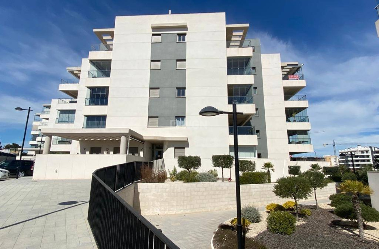 Resale - Apartment / flat - Orihuela Costa - Villamartín
