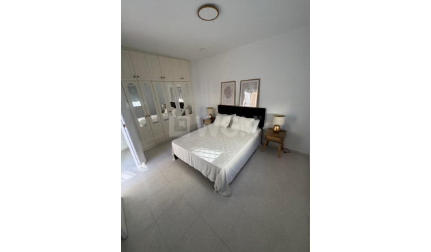Resale - Apartment / flat - Orihuela Costa - Playa Flamenca