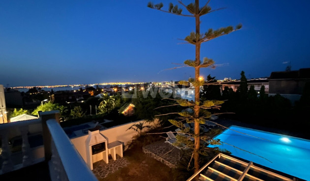 Odsprzedaż - Villa - Los Balcones - Costa Blanca